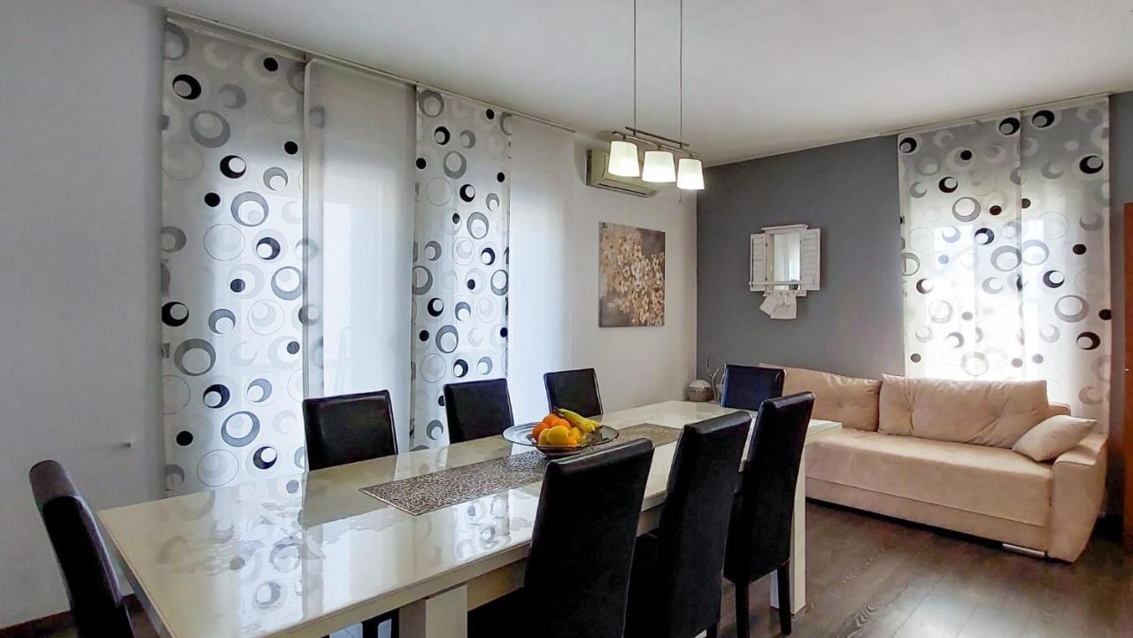 3 Bedrooms Apartman Dmt Каштела Екстер'єр фото